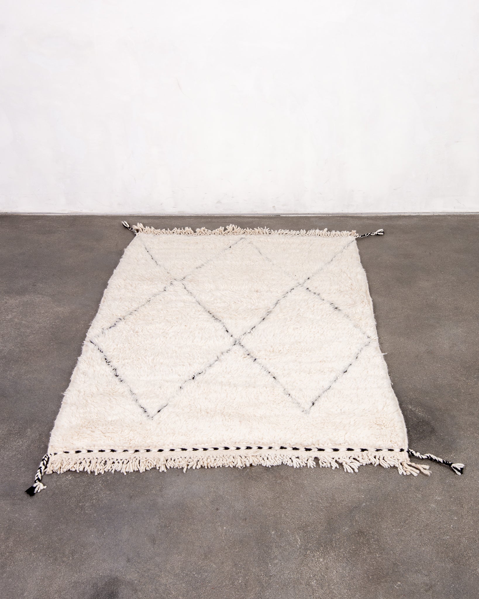 Modern designer handcrafted Berber rug from morocco Beniourain with beautiful colors and patterns